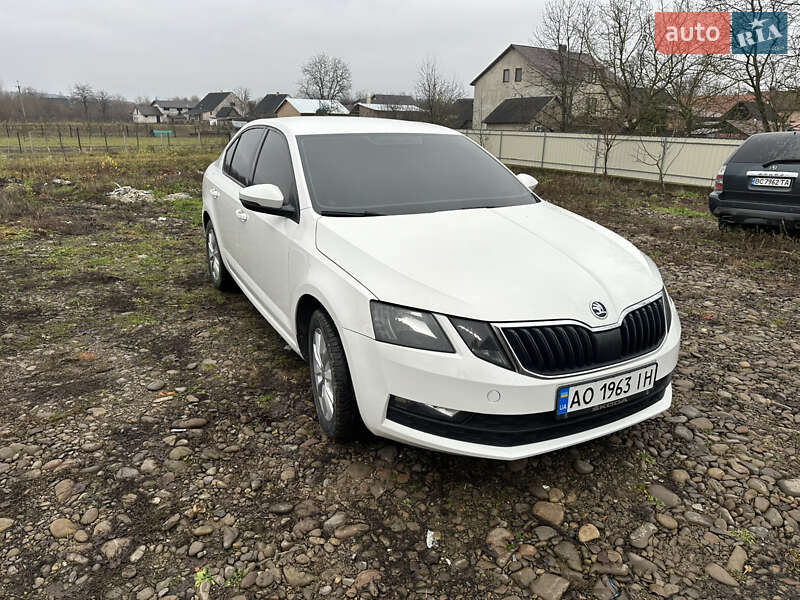 Лифтбек Skoda Octavia 2017 в Тячеве