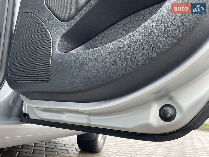 Универсал Skoda Octavia 2010 в Виннице