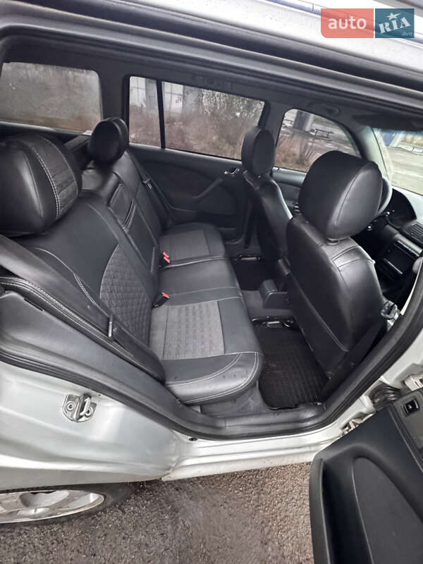 Универсал Skoda Octavia 2001 в Попельне