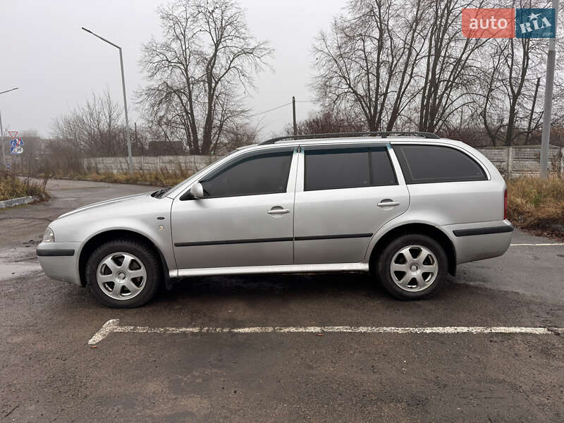 Универсал Skoda Octavia 2001 в Попельне