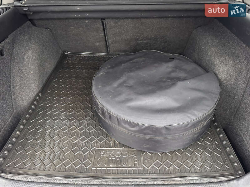 Универсал Skoda Octavia 2001 в Попельне