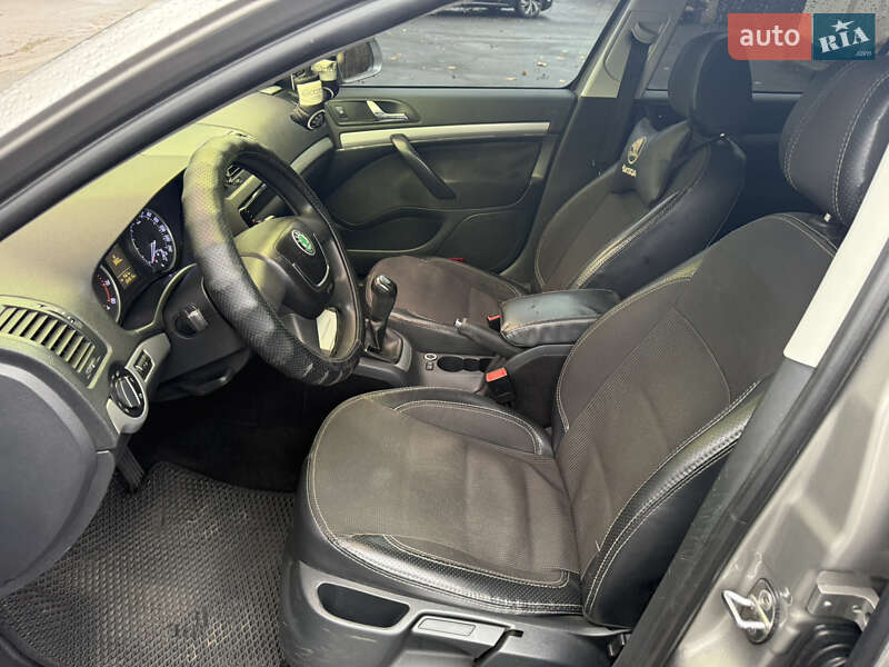 Лифтбек Skoda Octavia 2012 в Николаеве