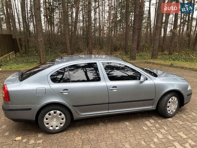 Лифтбек Skoda Octavia 2006 в Новояворовске