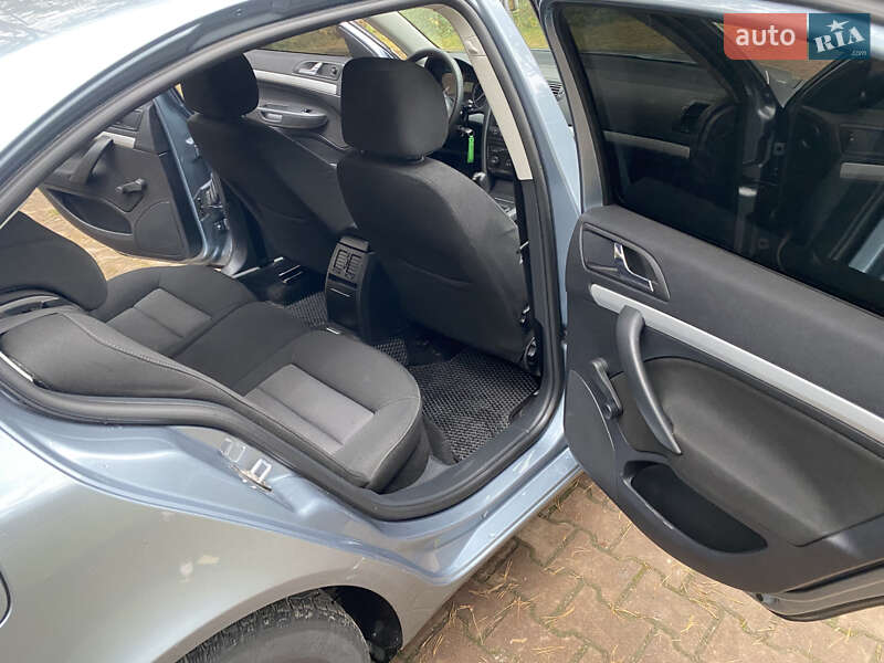 Лифтбек Skoda Octavia 2006 в Новояворовске