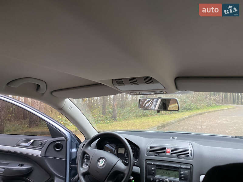 Лифтбек Skoda Octavia 2006 в Новояворовске