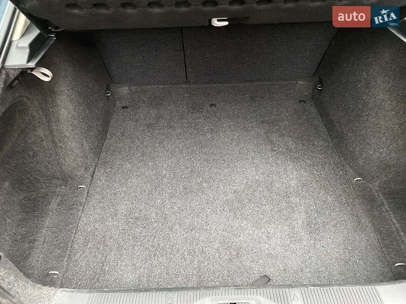 Лифтбек Skoda Octavia 2006 в Новояворовске