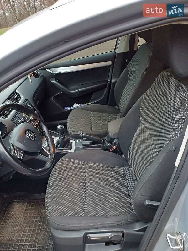 Универсал Skoda Octavia 2015 в Тростянце