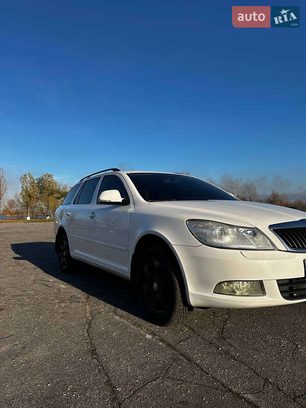 Универсал Skoda Octavia 2011 в Каменском