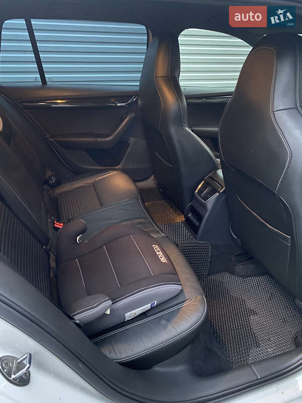 Универсал Skoda Octavia 2015 в Ужгороде