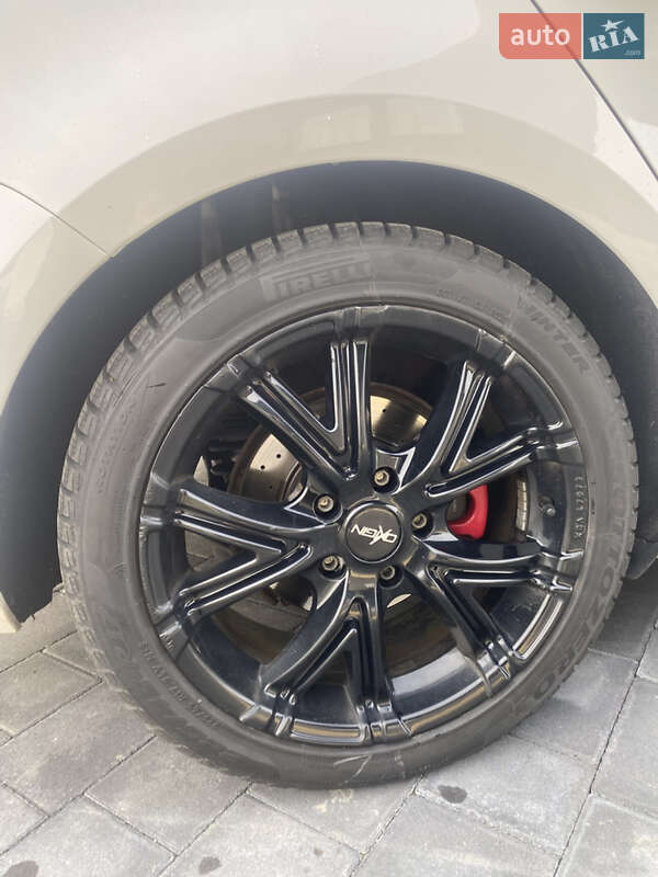 Универсал Skoda Octavia 2015 в Ужгороде