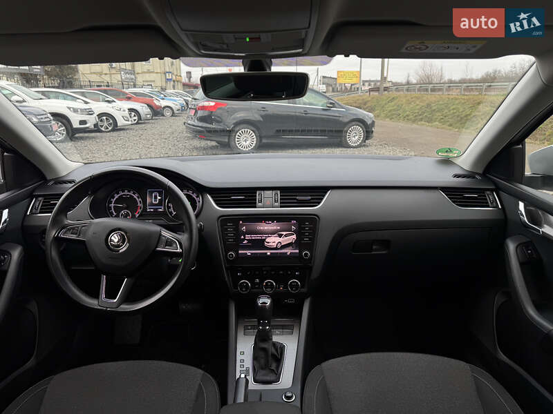 Универсал Skoda Octavia 2019 в Стрые