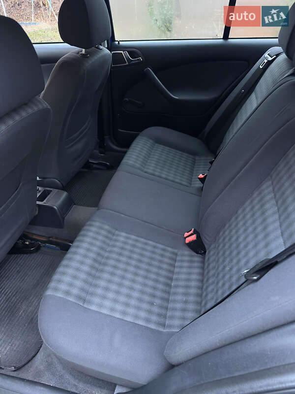 Лифтбек Skoda Octavia 2004 в Збараже