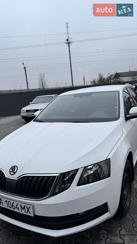 Универсал Skoda Octavia 2019 в Киеве