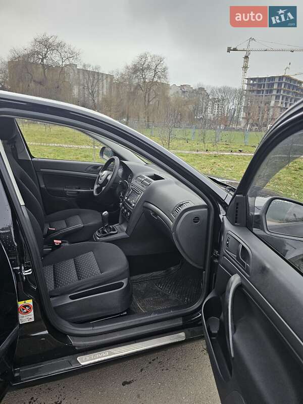 Лифтбек Skoda Octavia 2011 в Ивано-Франковске фото 6 Лифтбек Skoda Octavia 2011 в Ивано-Франковске