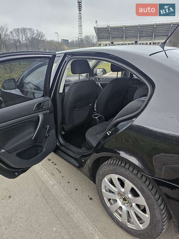 Лифтбек Skoda Octavia 2011 в Ивано-Франковске фото 7 Лифтбек Skoda Octavia 2011 в Ивано-Франковске