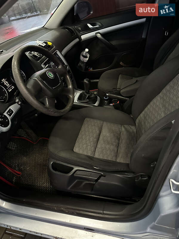 Лифтбек Skoda Octavia 2009 в Хороле