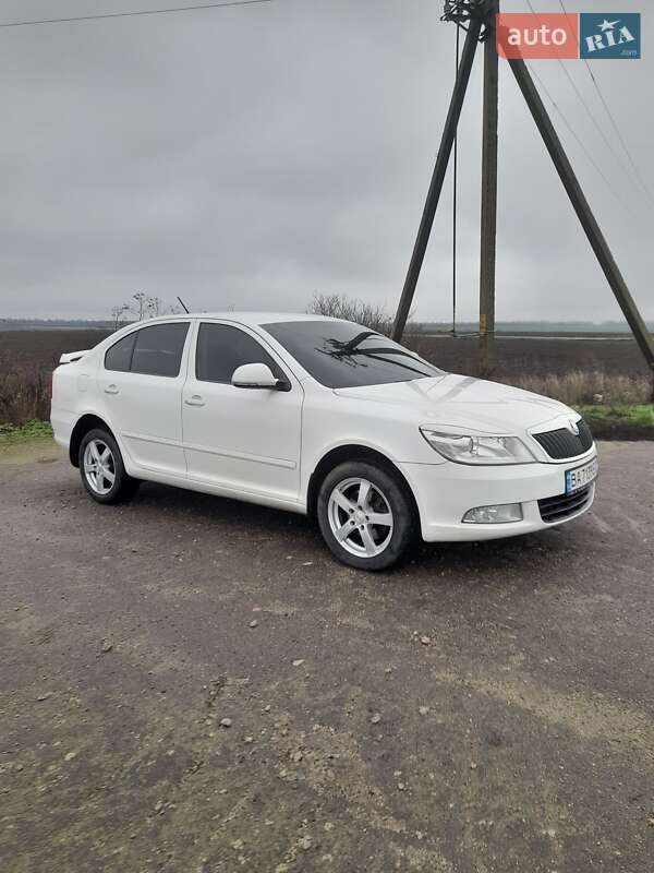 Лифтбек Skoda Octavia 2011 в Кропивницком
