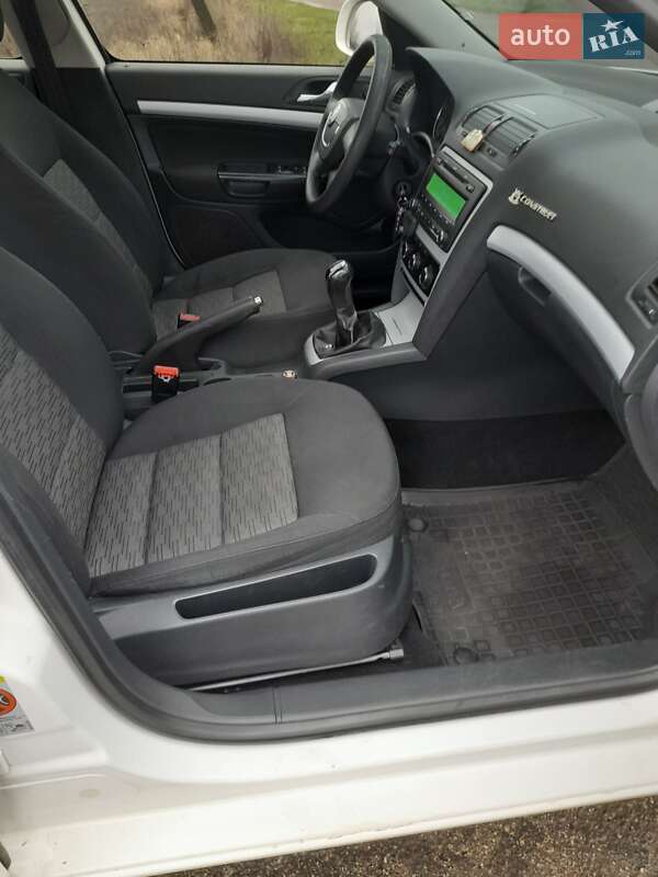 Лифтбек Skoda Octavia 2011 в Кропивницком