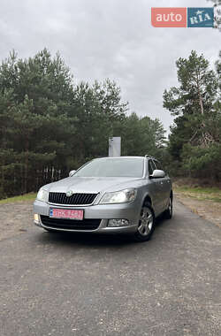 Универсал Skoda Octavia 2010 в Демидовке