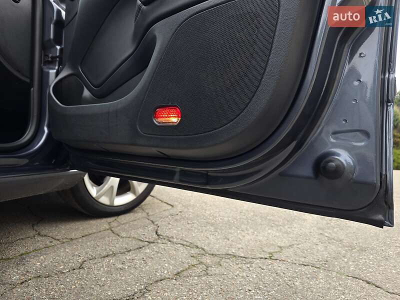 Универсал Skoda Octavia 2011 в Полтаве