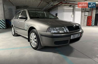 Лифтбек Skoda Octavia 2010 в Львове