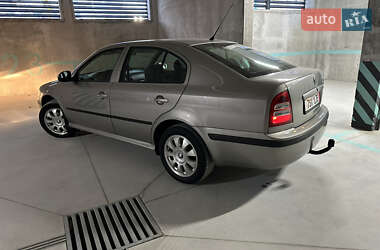 Лифтбек Skoda Octavia 2010 в Львове