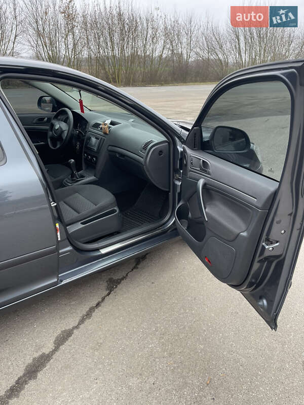 Лифтбек Skoda Octavia 2011 в Мене