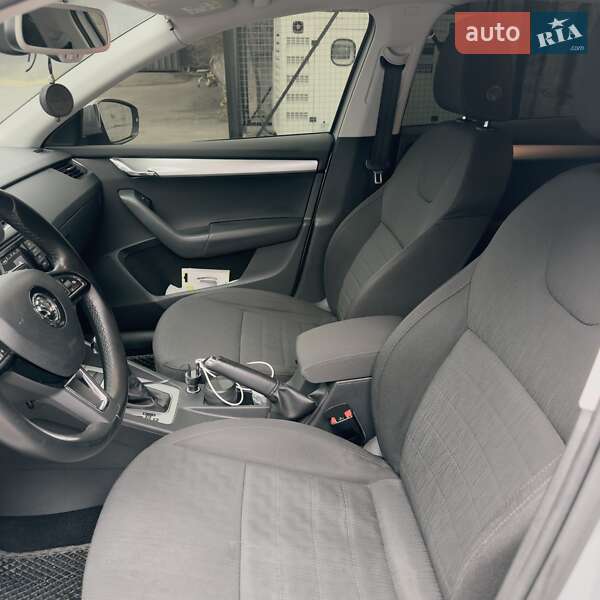 Лифтбек Skoda Octavia 2015 в Ужгороде фото 11 Лифтбек Skoda Octavia 2015 в Ужгороде