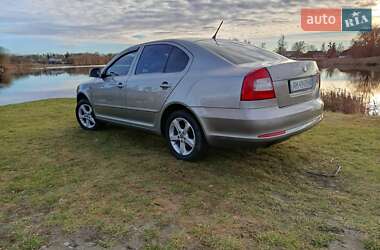 Лифтбек Skoda Octavia 2012 в Емильчине