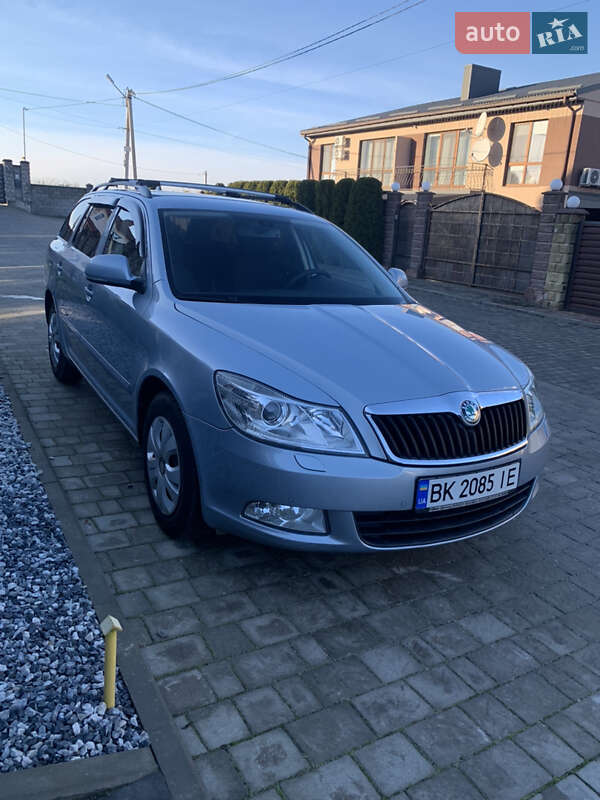 Универсал Skoda Octavia 2011 в Ровно