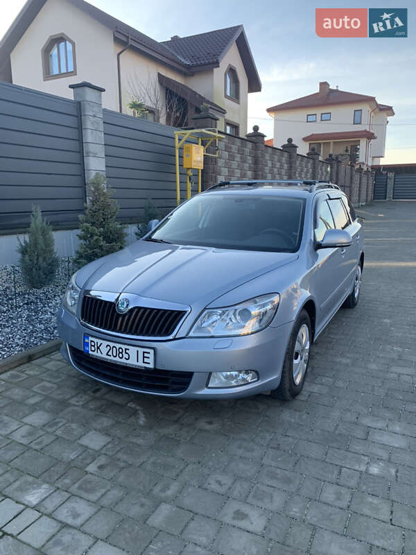 Универсал Skoda Octavia 2011 в Ровно