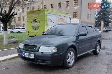 Лифтбек Skoda Octavia 2002 в Николаеве