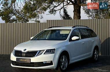 Универсал Skoda Octavia 2017 в Смыге