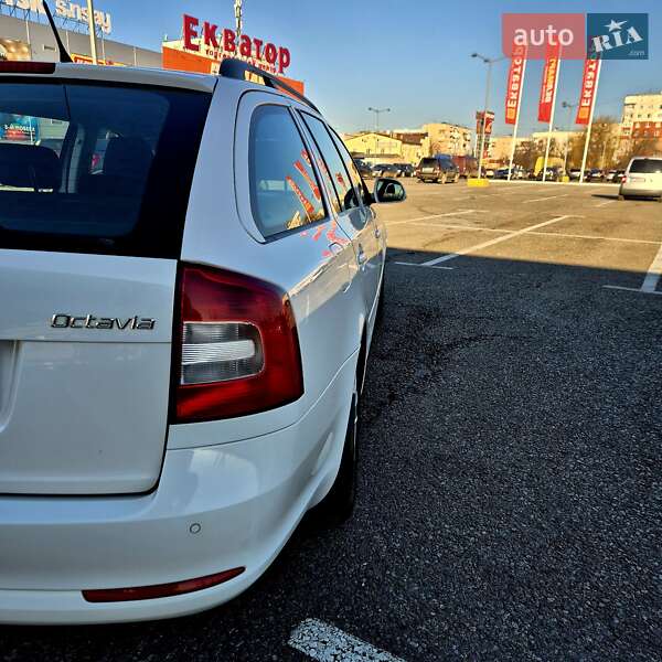 Універсал Skoda Octavia 2009 в Чернівцях