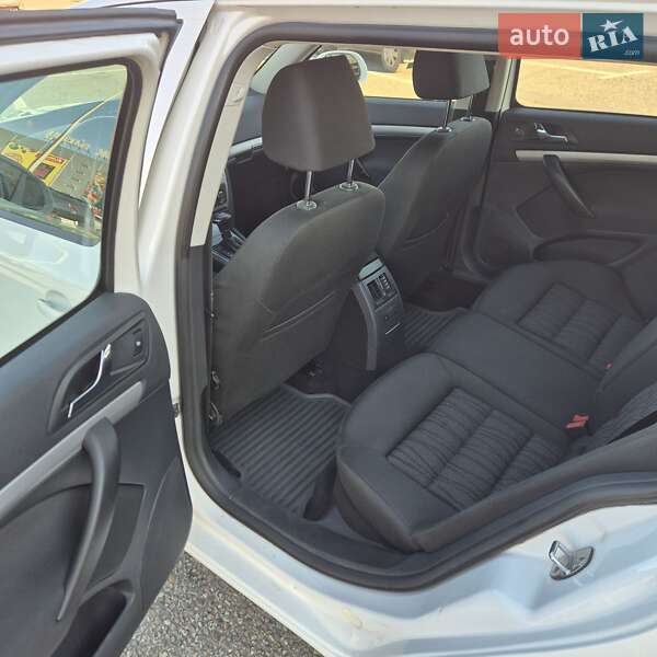 Універсал Skoda Octavia 2009 в Чернівцях