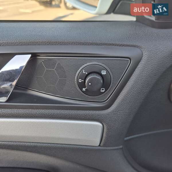 Універсал Skoda Octavia 2009 в Чернівцях