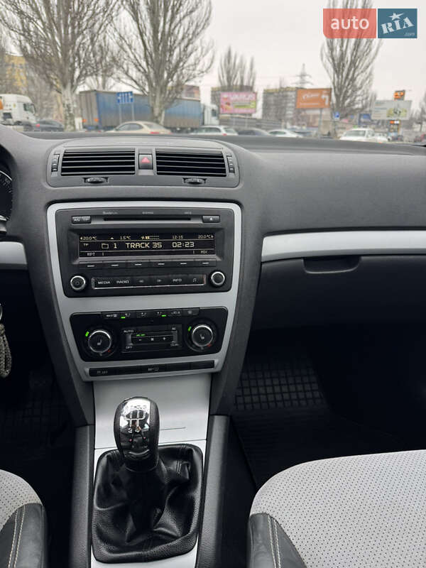 Універсал Skoda Octavia 2010 в Дніпрі фото 25 Універсал Skoda Octavia 2010 в Дніпрі