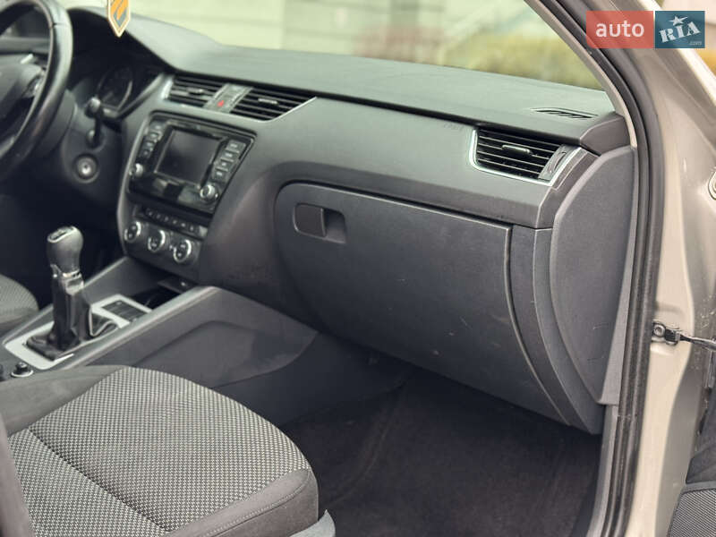 Універсал Skoda Octavia 2013 в Києві фото 35 Універсал Skoda Octavia 2013 в Києві