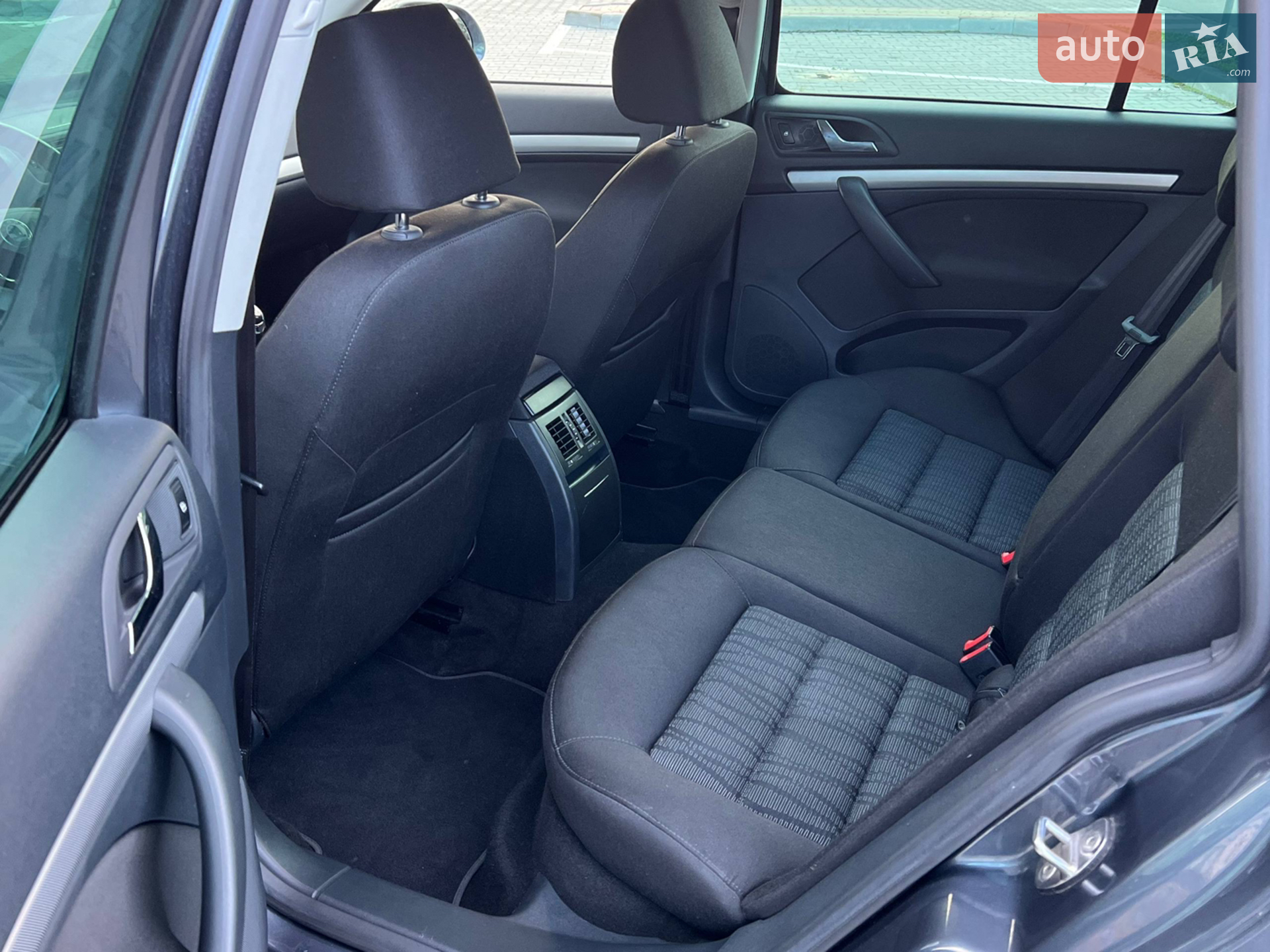 2011 Skoda Octavia - мініатюра 29