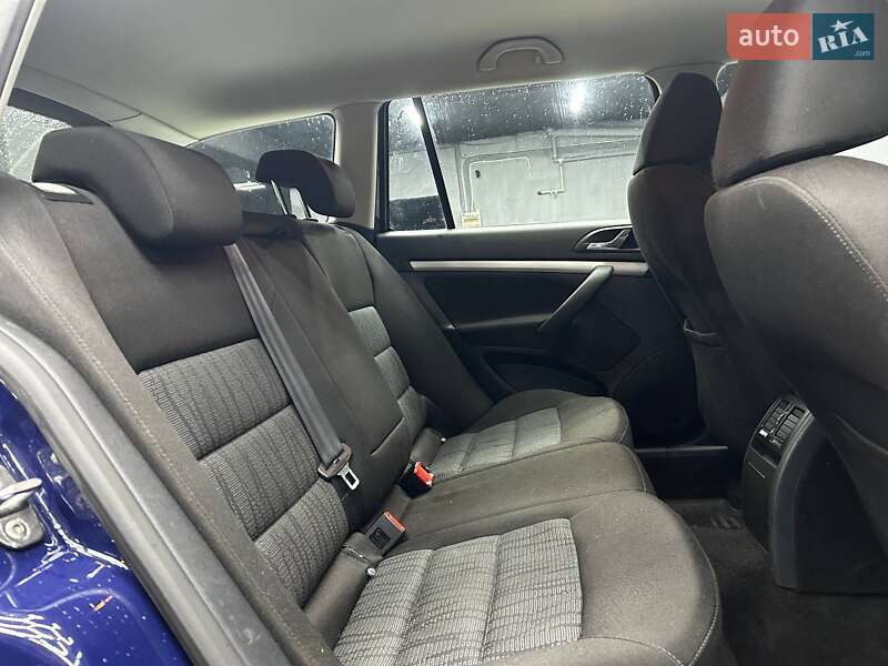 Універсал Skoda Octavia 2012 в Чернівцях