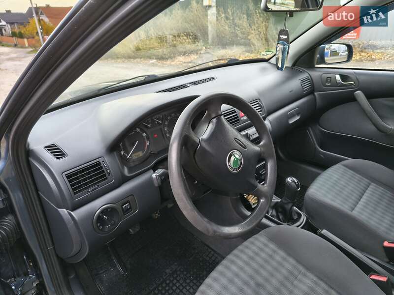 Универсал Skoda Octavia 2003 в Виннице