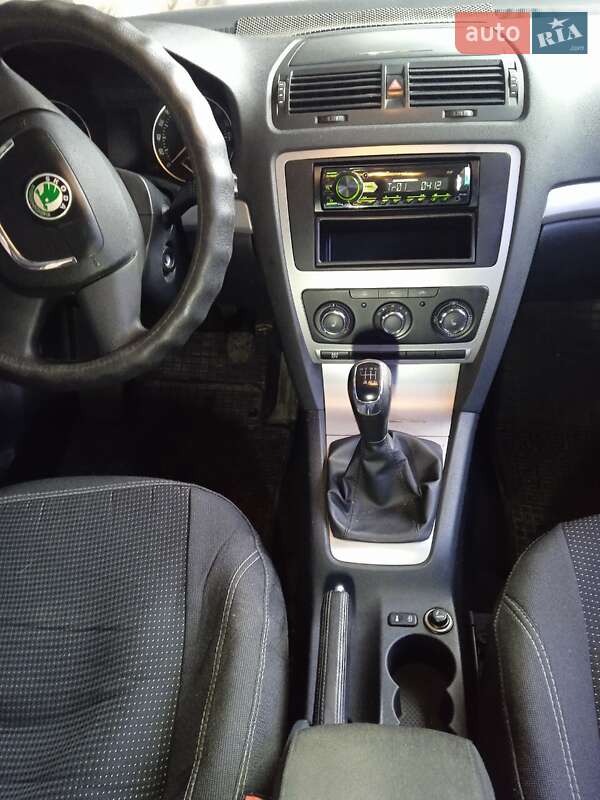 Лифтбек Skoda Octavia 2011 в Зенькове