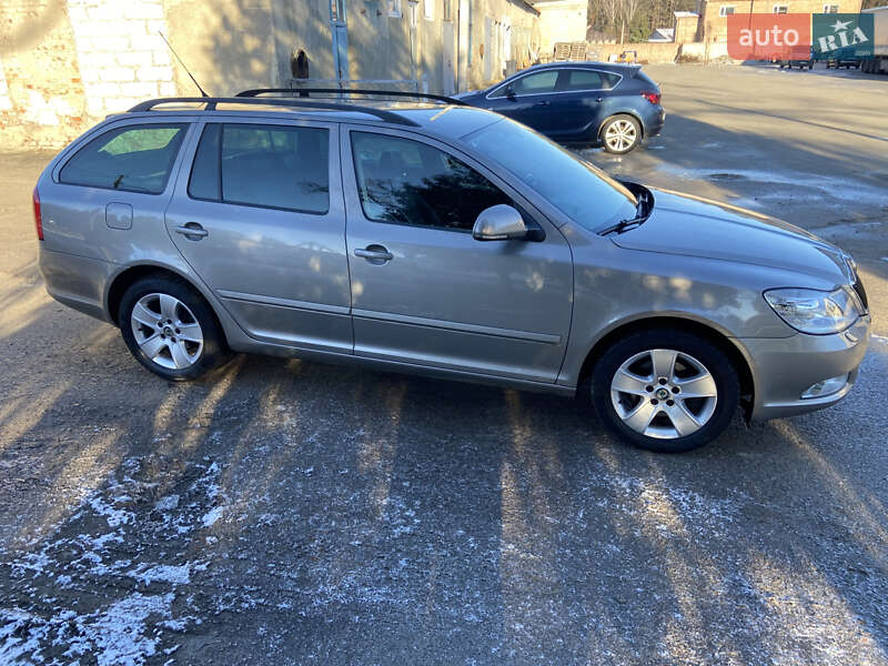Універсал Skoda Octavia 2010 в Луцьку