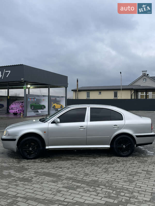 Лифтбек Skoda Octavia 1997 в Черкассах