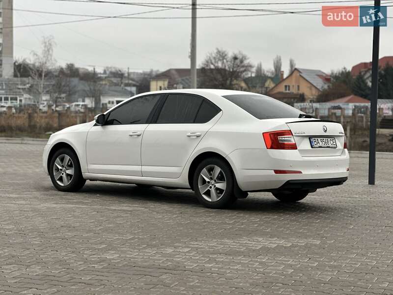 Лифтбек Skoda Octavia 2013 в Кропивницком