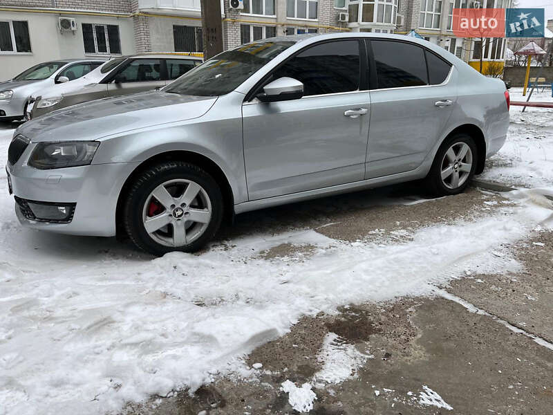 Лифтбек Skoda Octavia 2013 в Чернигове фото Лифтбек Skoda Octavia 2013 в Чернигове
