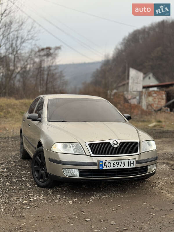 Лифтбек Skoda Octavia 2004 в Дубовом фото 2 Лифтбек Skoda Octavia 2004 в Дубовом