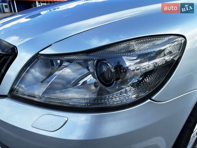 Універсал Skoda Octavia 2011 в Запоріжжі