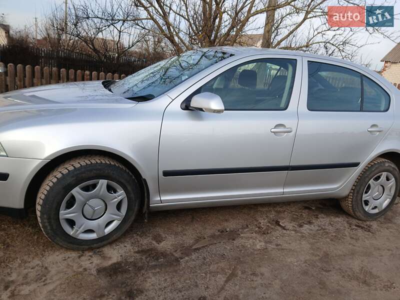 Лифтбек Skoda Octavia 2005 в Вараше
