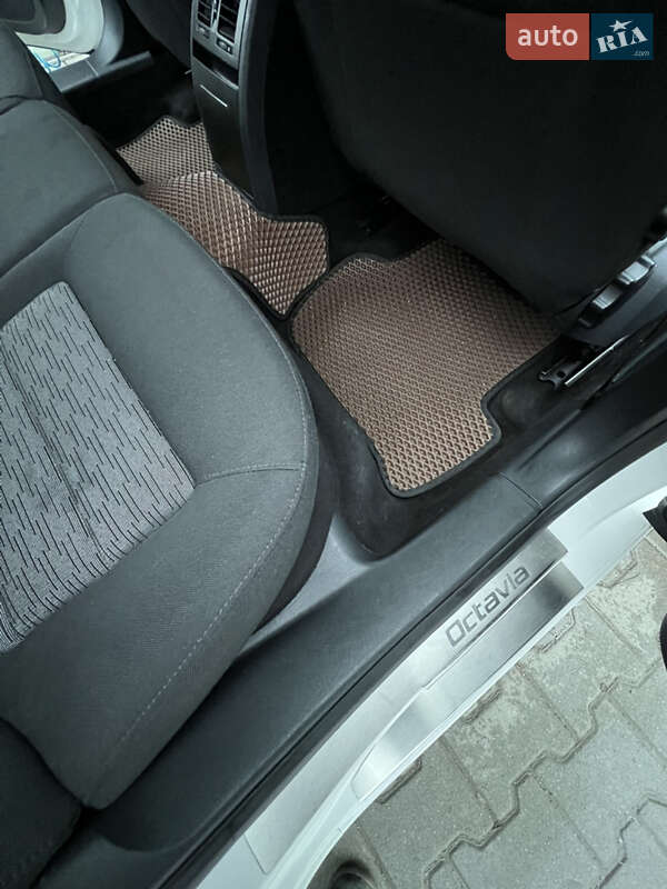 Універсал Skoda Octavia 2012 в Хмельницькому